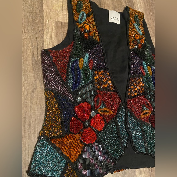 RAGA Colorful Embellished Women's vest - Picture 6 of 15